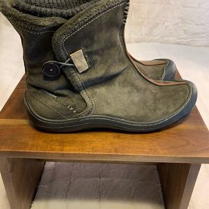 Clarks Green Privo Ankle Boots with Knitted Collar